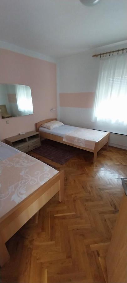 Kuca Za Odmor Varos Villa Vrlika Eksteriør bilde